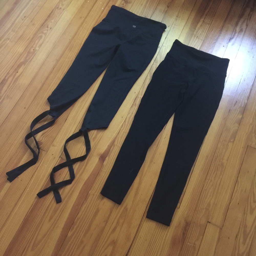 2 pairs of athletic leggings